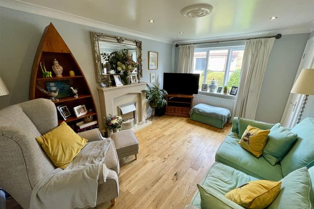6, Nursery End, Darlington photo 3