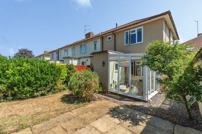 8, Grange Close, Hampshire photo 2