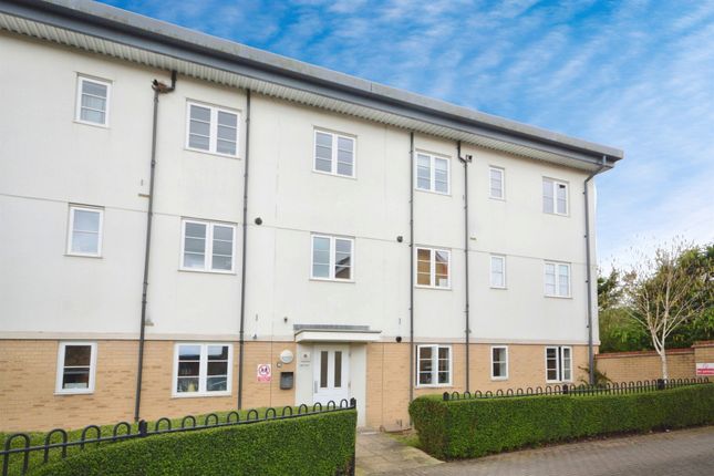 Flat for sale in Wood Grove, Silver End, Witham