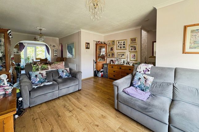10, Ash Lodge Drive, Ash photo 3