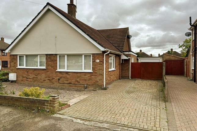 Thumbnail Bungalow to rent in Selkirk Road, Ipswich, Suffolk