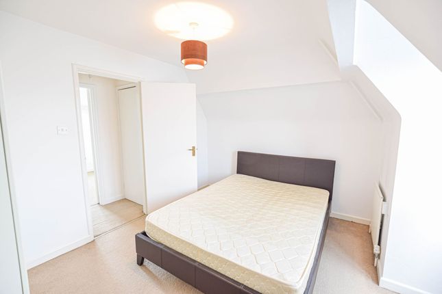 15a Crescent Way, Orpington photo 4