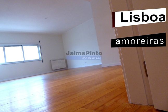 Thumbnail Apartment for sale in Modern, Elegant 3-Bedroom Apartment, Amoreiras, Campolide, Lisbon City, Lisbon Province, Portugal