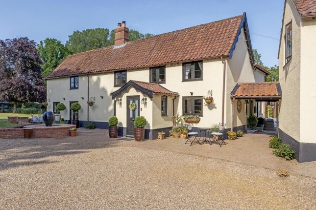 4-bed house on Pear Tree Farm, Suton Street, Wymondham, £850,000