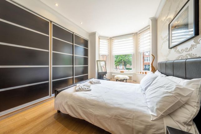 Flat for sale in Essendine Mansions, Maida Vale