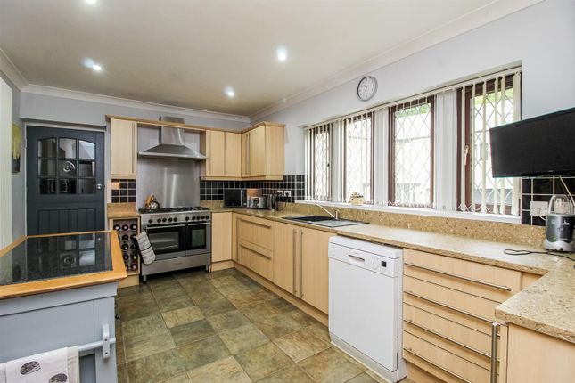 8, Chevet Croft, Wakefield photo 2