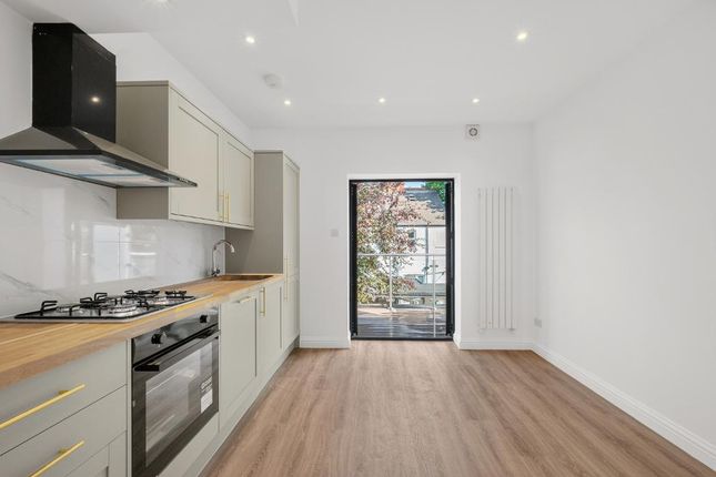 403, Kingston Road, Wimbledon Chase photo 3