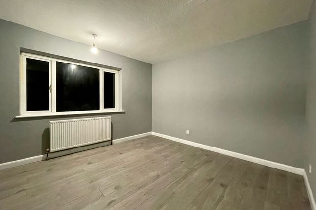 1, Stuart Court High Street, Elstree photo 4