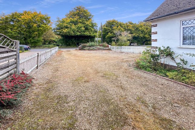 73, Tring Road, Dunstable photo 2