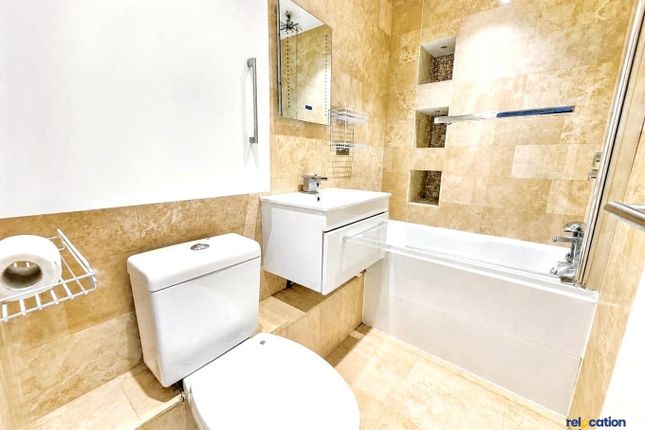 176 Rowan Drive, Broxbourne photo 2