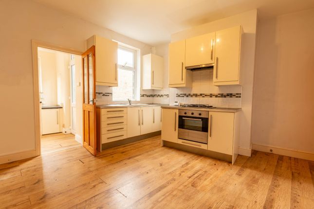 2, Binns Street, West Yorkshire photo 4