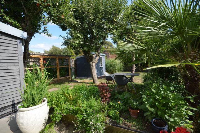 9, Brookside, Milborne Port photo 3