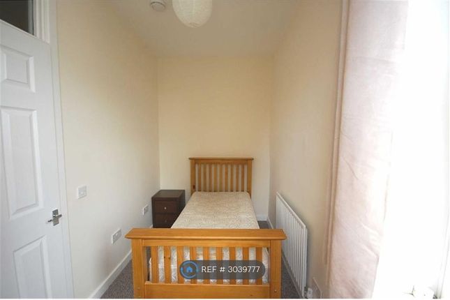 Flat, Second Avenue, Clydebank photo 3