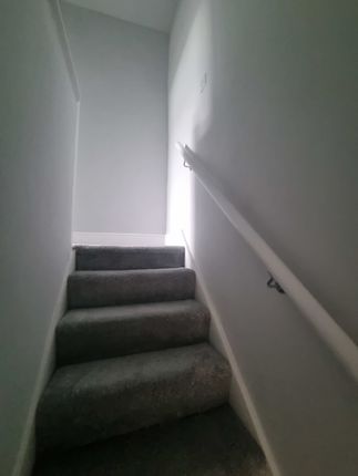 6, Copley Lane, Wakefield photo 2