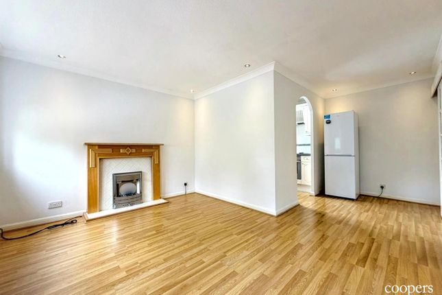 15, St Peters Close, Ruislip photo 2