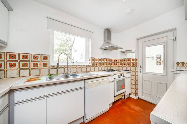 7, Murray Avenue, Hounslow photo 4