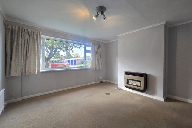 8, Bursdon Close, Leicester photo 3