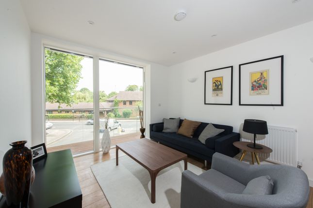 Flat to rent in Sewardstone Road, London