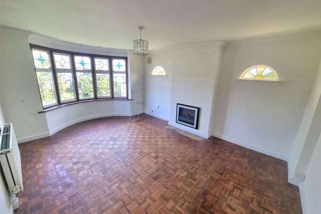 8, Clyde Crescent, Essex photo 2