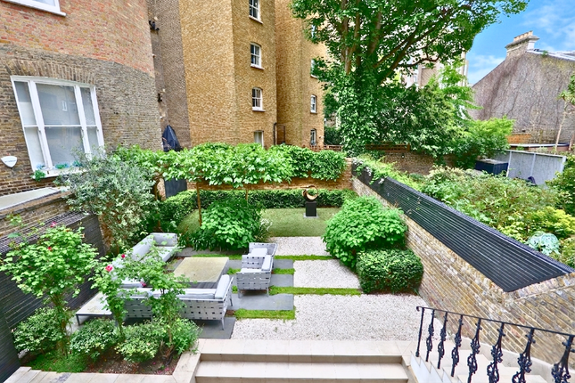 Flat 1, 31 Lexham Gardens, London photo 3