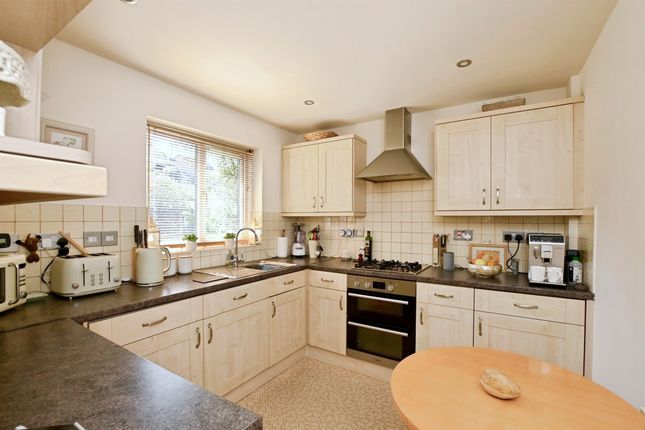 28, Derwent Close, Waterlooville photo 4