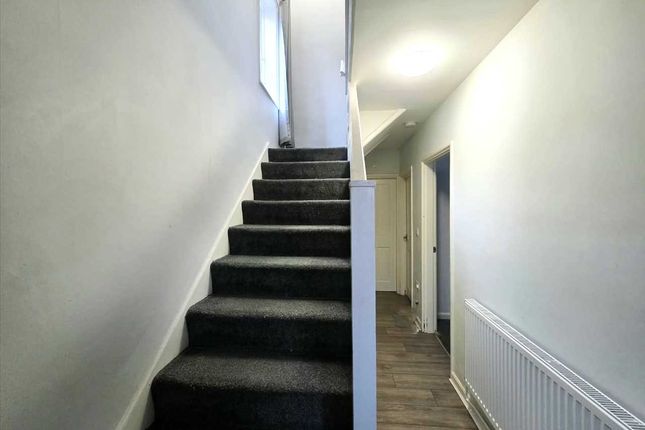 177, Abbots Road, Burnt Oak photo 4