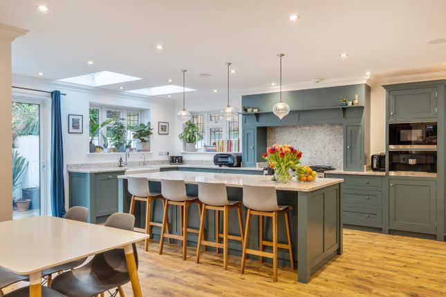 38, Holly Lane West, Banstead photo 3