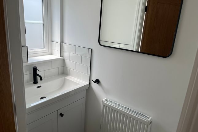 28, Rother Garth, Pontefract photo 2