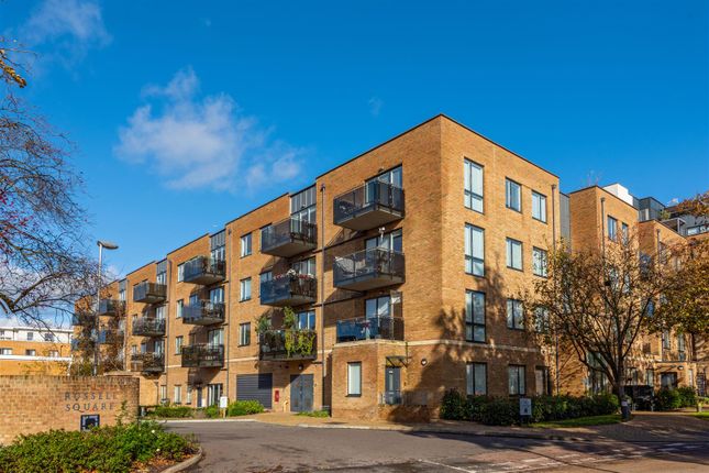 Flat for sale in Russells Crescent, Horley