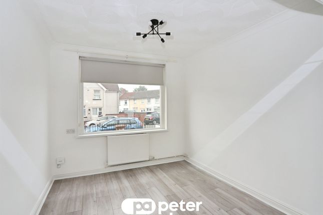 38, Pendarren Street, Hengoed photo 2