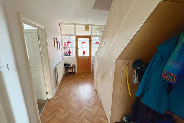 31, Stoneleigh Crescent, Bristol photo 4