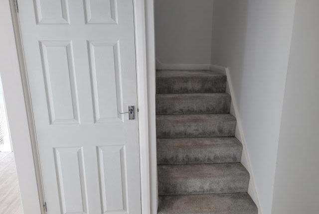 5, Queens Terrace, Thames Ditton photo 5