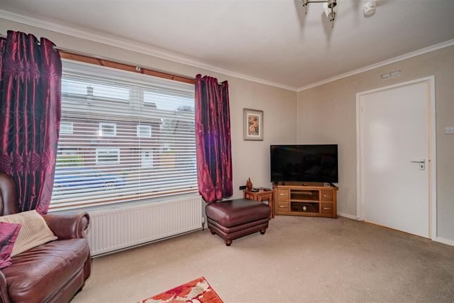 18, Helmsdale Crescent, Dundee photo 4