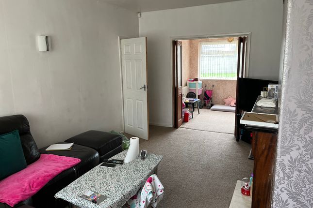25, Wimborne Drive Allerton , Bradford photo 4