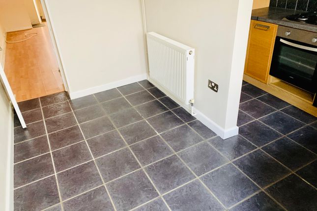 33, MERTHYR TYDFIL photo 3