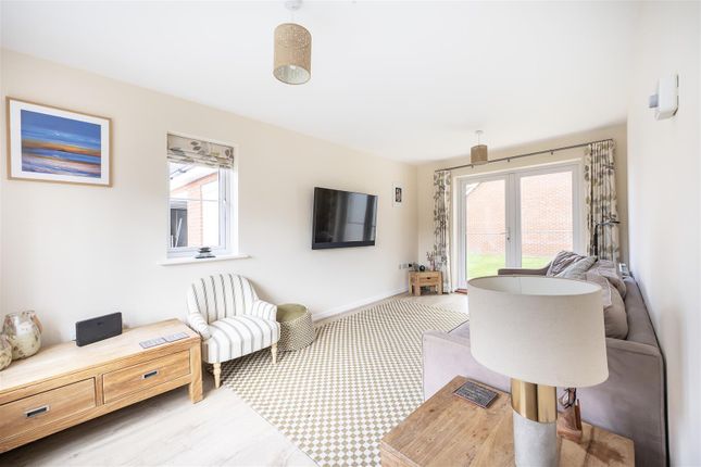 10, Pasture View, Oaklands Lane, St. Albans photo 4