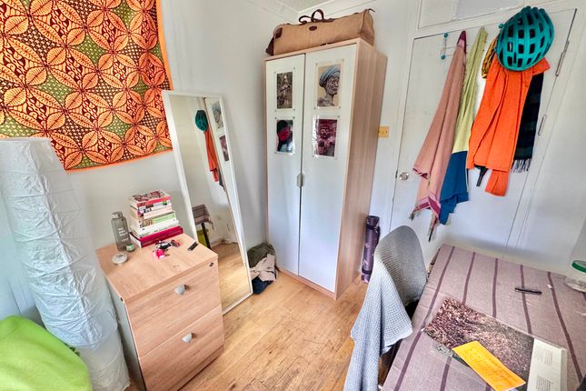 Room 2, 1 Goodinge Close, London photo 5