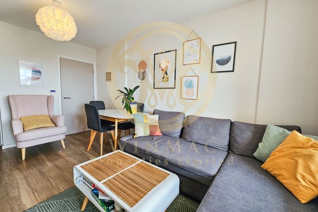 Flat 105, Pioneer Court, London photo 2