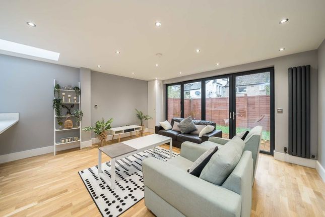Flat 1, 12, Coverton Road, London photo 4