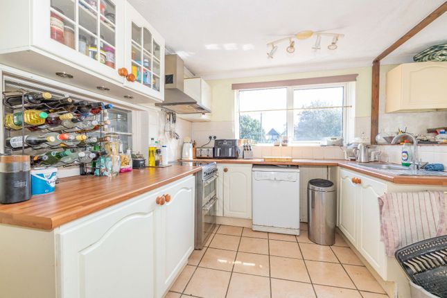 90, Upper Brents, Kent photo 2