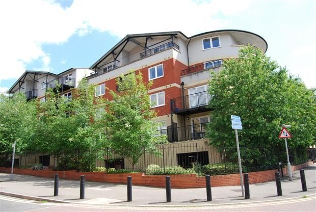 Flats To Let In Old Barn Mews The Green Croxley Green
