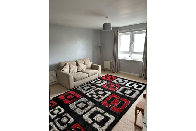 Flat for sale in 48 Castleview Grove, Edinburgh