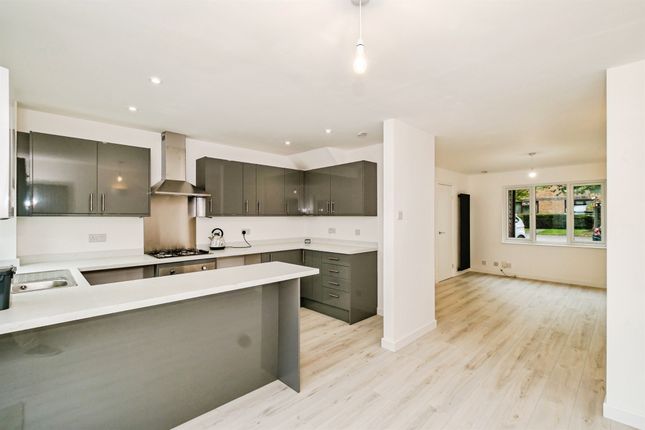 26, Highclere Way, Worthing photo 4