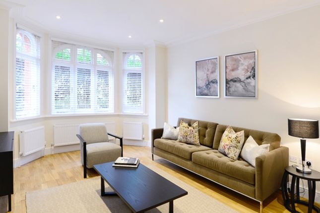 Flat to rent in Hamlet Gardens, London