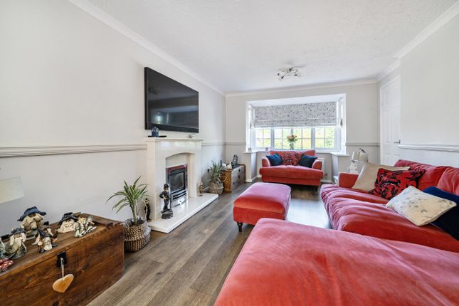 16, Juliet Gardens, Bracknell photo 2