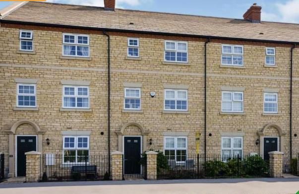 Thumbnail Town house to rent in Langton Walk, Stamford