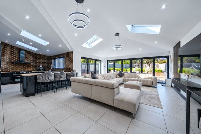 72, Thornes Road, West Yorkshire photo 4