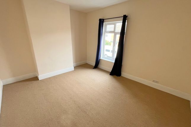 Terraced house to rent in Durban Road, Grimsby