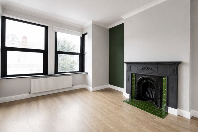 5b, Northbrook Road, Bowes Park, London photo 2