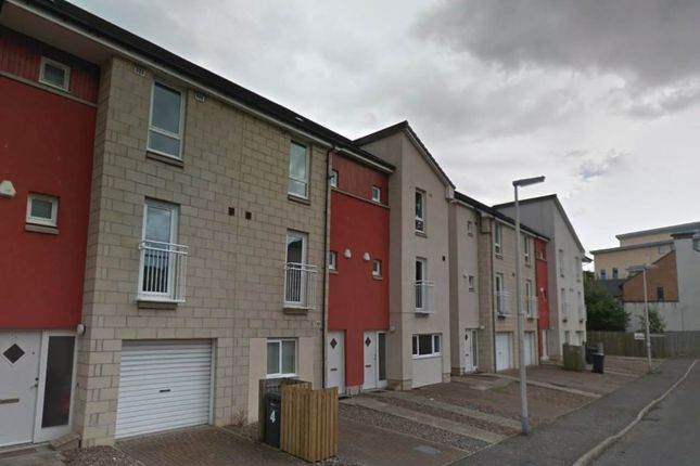 Town house to rent in Milnbank Gardens, Dundee